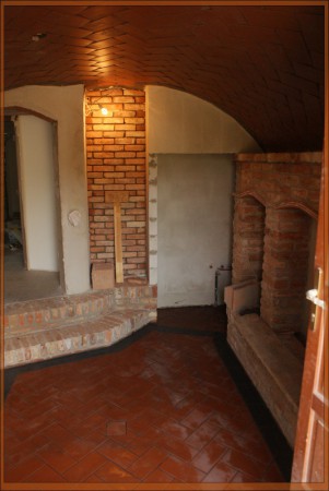 Katalán boltozatos borospince.