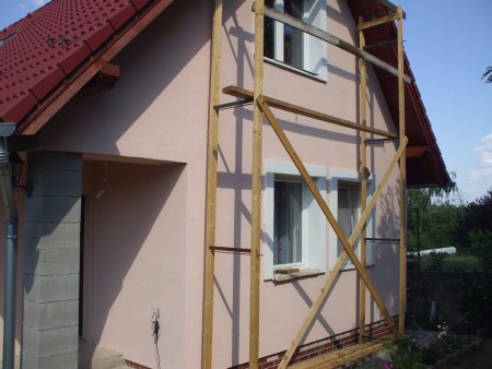 Homlokzati hőszigetelés, közetgyapot szigetelő anyaggal.